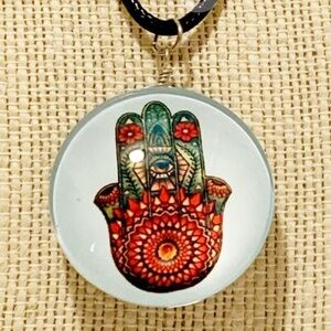 NWT Red & Green Hamsa Glass Pendant Necklace